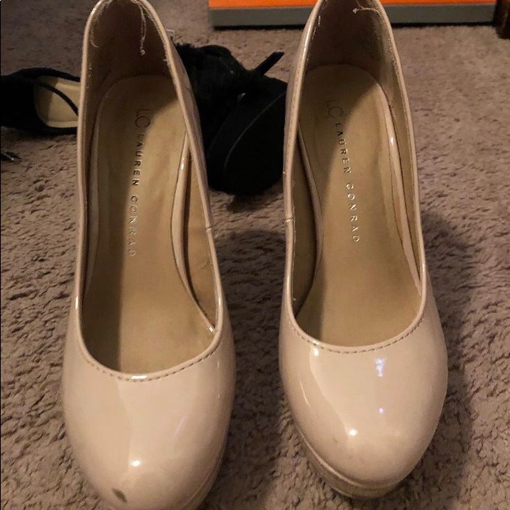 High heels nude